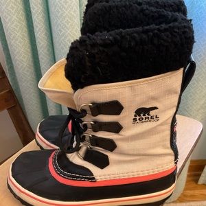 Sorel size 5 waterproof snow boots